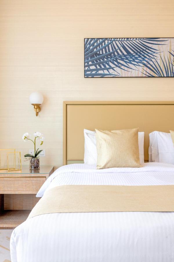 Ultra Luxury Palm Tower With Shared Hotel Facilities Dubai Exteriör bild